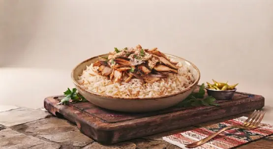 Palow üstünde towuk döner