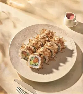 Gyzyl balykly we bonitoly roll
