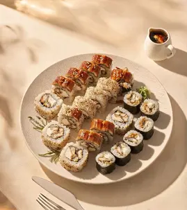Gaýmakly ýylan balykly roll