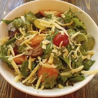 Ýaşyl işdäaçar bowl