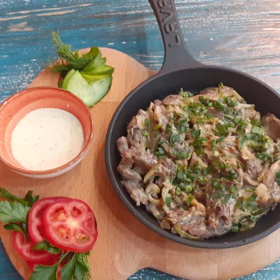 Sygyr etinden stroganoff