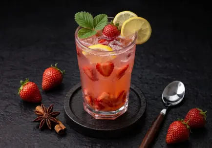 Klubnikaly limonad