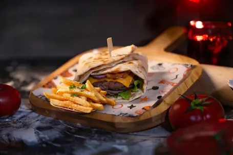Kartoşka fri bilen lavaş burgeri