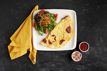 Kolbasaly+syrly  omlet